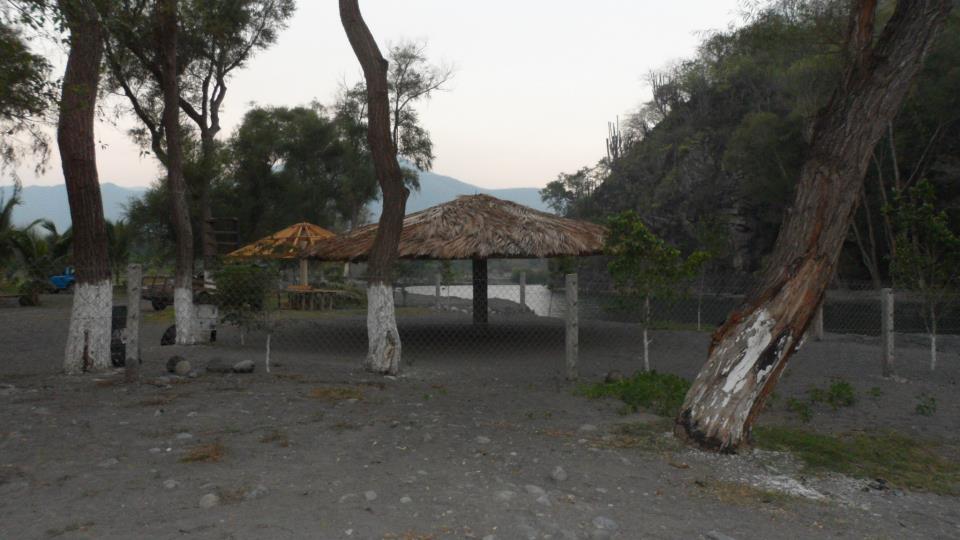 Campamento en Piedra Acampanada, Colima Mexico