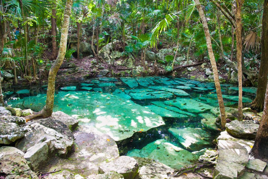 Balneario El Cenote Azul